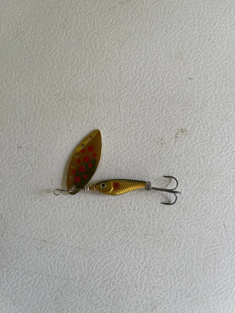 Akara Action Series Libra - A4-1 (Gold body and blade with red spots) foto
